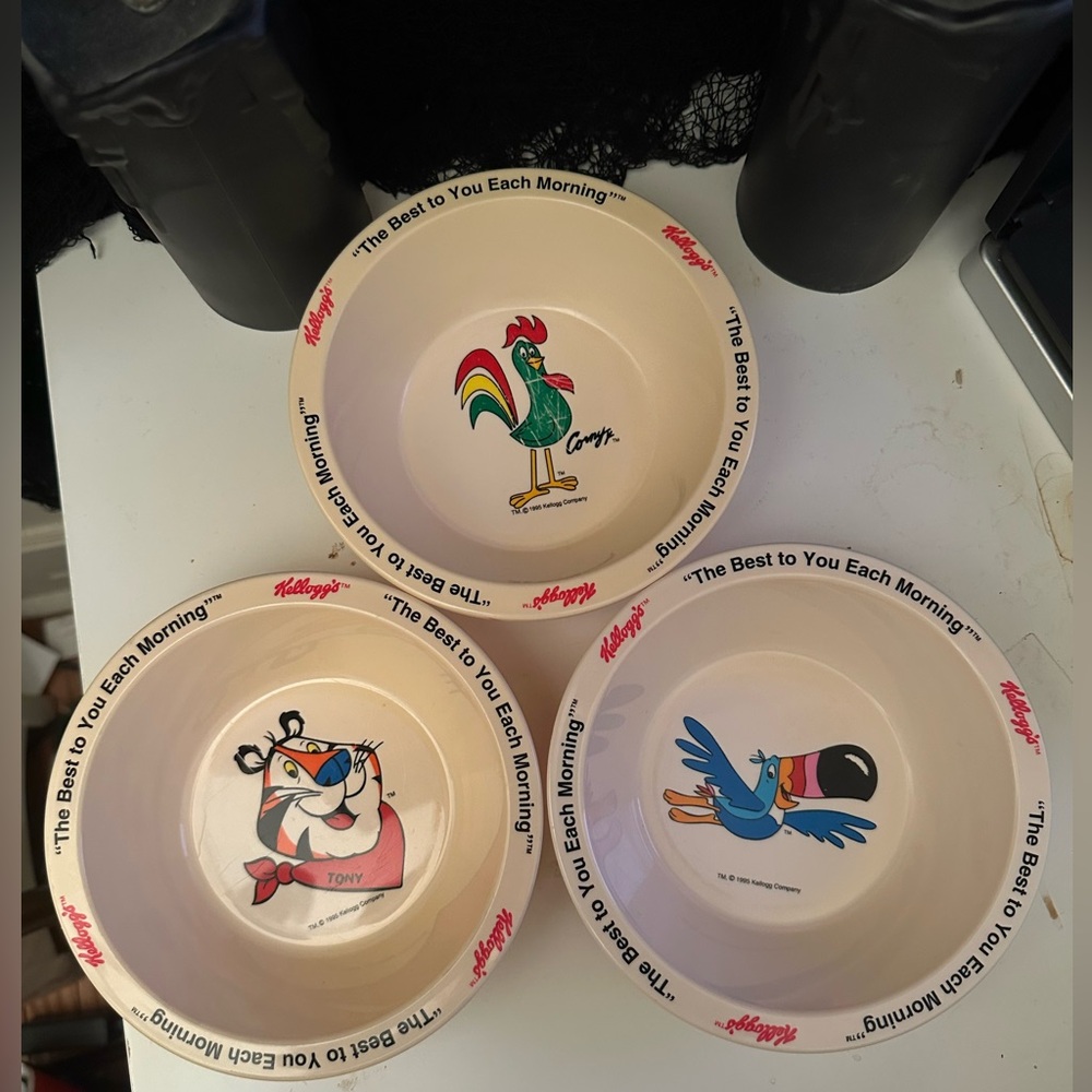 1995 Vintage Kellogg's Brand Cereal Bowls Lot of 3‎